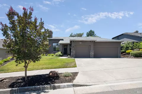 3420 Henderson Cir, Santa Rosa, CA 95403
