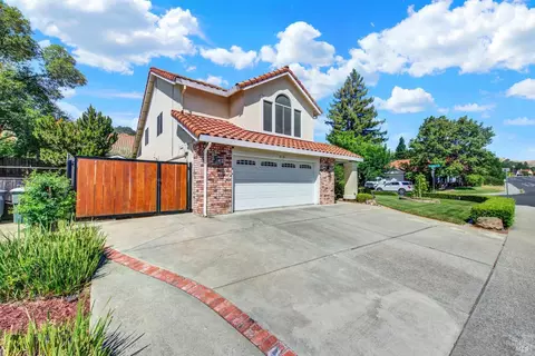 212 Wrentham Dr, Vacaville, CA 95688 photo 3