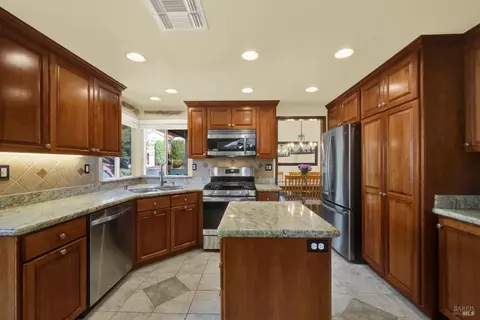 212 Wrentham Dr, Vacaville, CA 95688 photo 36