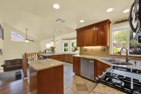 212 Wrentham Dr, Vacaville, CA 95688 photo 28