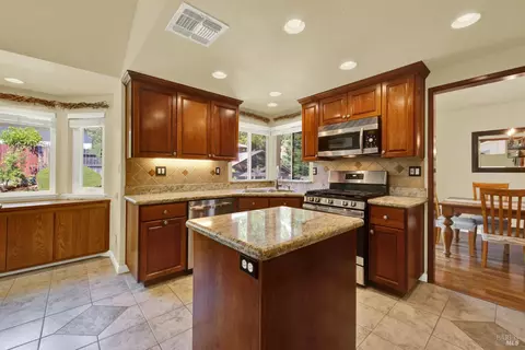 212 Wrentham Dr, Vacaville, CA 95688 photo 26