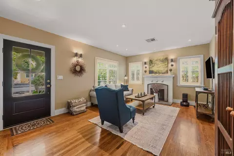 2130 2nd St, Napa, CA 94559 photo 2