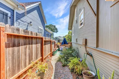 Exterior - 807 El Dorado St, Vallejo, CA 94590 photo 6 of 7