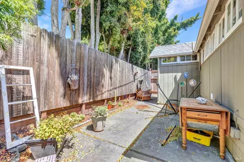 Exterior - 807 El Dorado St, Vallejo, CA 94590 photo 4 of 7