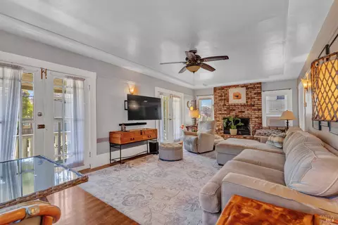Living - 807 El Dorado St, Vallejo, CA 94590 photo 2 of 3