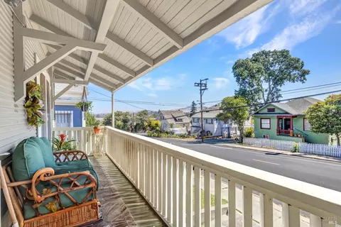 Exterior - 807 El Dorado St, Vallejo, CA 94590 photo 2 of 7
