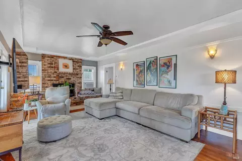 Living - 807 El Dorado St, Vallejo, CA 94590 photo 1 of 3