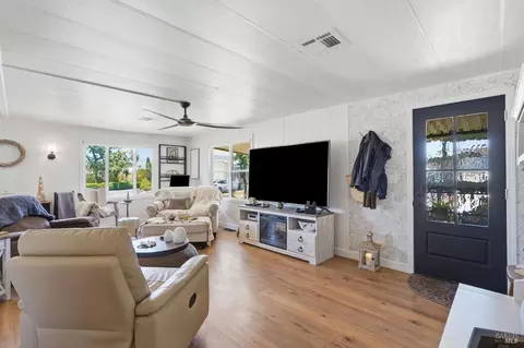 703 Sequoia St, Windsor, CA 95492 photo 9