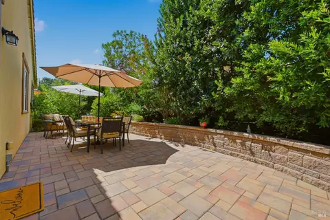 Exterior - 239 Saffron Ct, Napa, CA 94559 photo 5 of 11