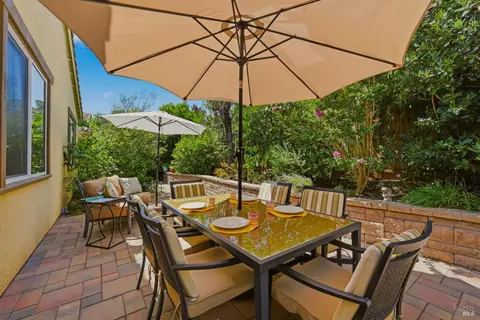 Exterior - 239 Saffron Ct, Napa, CA 94559 photo 6 of 11