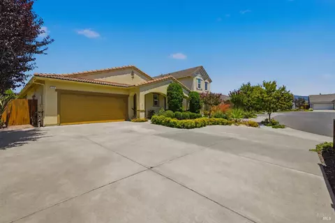 Exterior - 239 Saffron Ct, Napa, CA 94559 photo 2 of 11