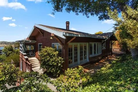 356 Alexander St, Crockett, CA 94525