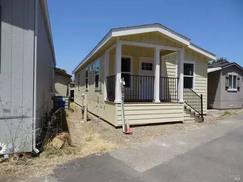 405 W Crystal Dr, Cotati, CA 94931 photo 2