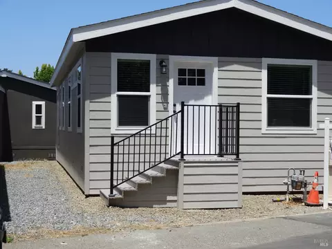 413 Crystal Dr, Cotati, CA 94931 photo 2