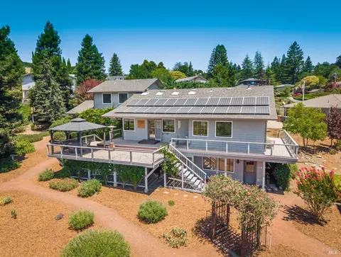 1133 Stanford Ct, Napa, CA 94558