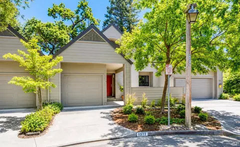 1377 Saint James Dr, Saint Helena, CA 94574