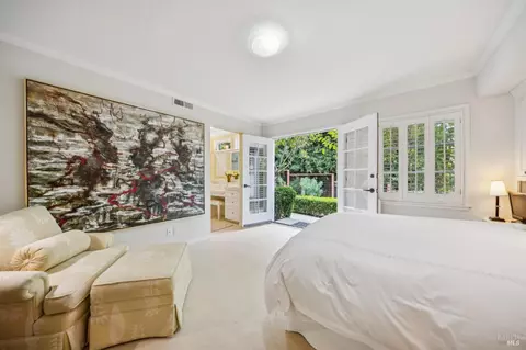 Bedroom - 162 Bayview Dr, Mill Valley, CA 94941 photo 1 of 5