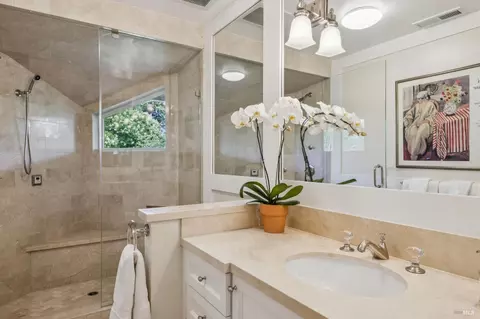 Bath - 162 Bayview Dr, Mill Valley, CA 94941 photo 4 of 4