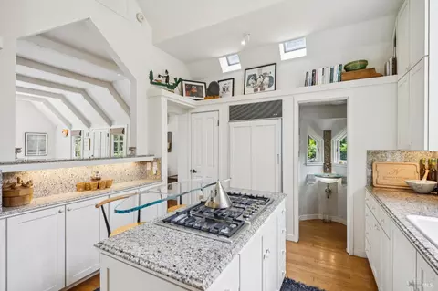 Kitchen - 162 Bayview Dr, Mill Valley, CA 94941 photo 5 of 6