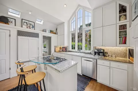 Kitchen - 162 Bayview Dr, Mill Valley, CA 94941 photo 6 of 6