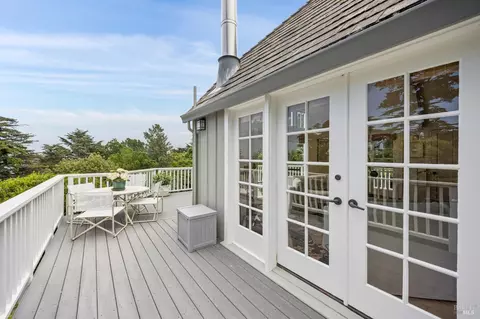 Exterior - 162 Bayview Dr, Mill Valley, CA 94941 photo 9 of 13