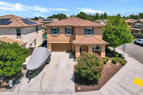 575 W Cherry St, Dixon, CA 95620 photo 3