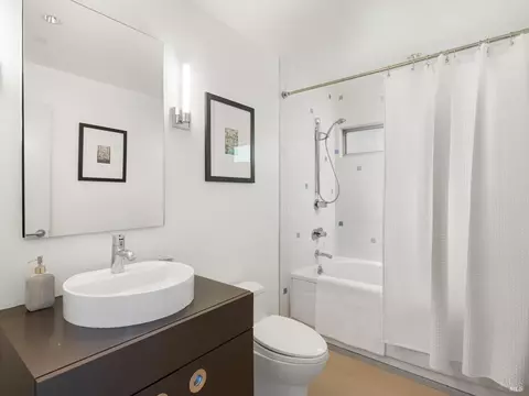 Bath - 116 Sugarloaf Dr, Tiburon, CA 94920 photo 3 of 3