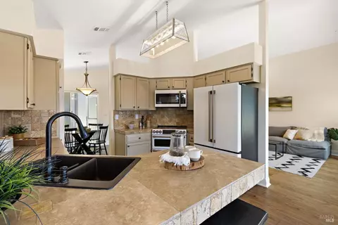 Kitchen - 114 Clearview Dr, Vallejo, CA 94591 photo 3 of 4