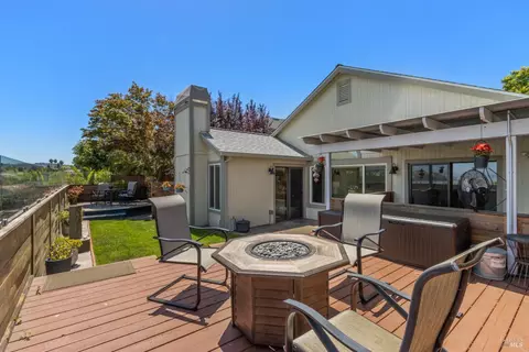 Exterior - 114 Clearview Dr, Vallejo, CA 94591 photo 7 of 10