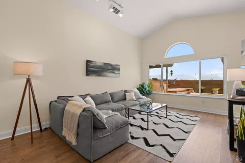 Living - 114 Clearview Dr, Vallejo, CA 94591 photo 1 of 5