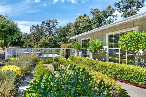 4751 Wildwood Ln, Sonoma, CA 95476