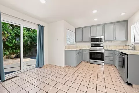 7 Gilbert Ct, Cotati, CA 94931 photo 3
