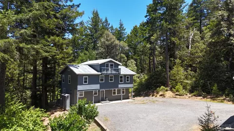 44000 Iversen Rd, Gualala, CA 95445