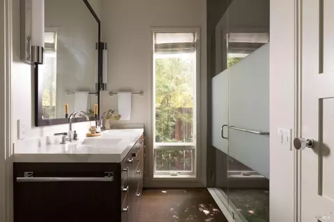 Bath - 116 Chase St, Sonoma, CA 95476 photo 1 of 4