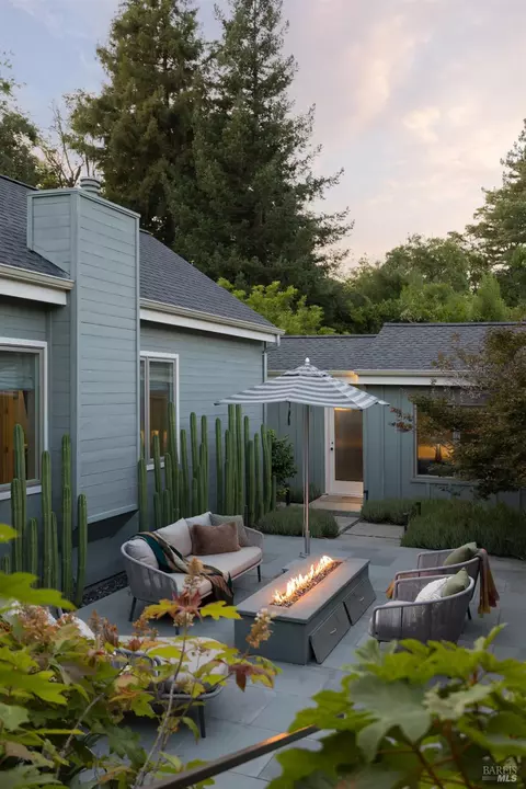 Exterior - 116 Chase St, Sonoma, CA 95476 photo 6 of 11