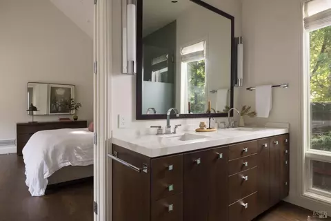 Bath - 116 Chase St, Sonoma, CA 95476 photo 2 of 4