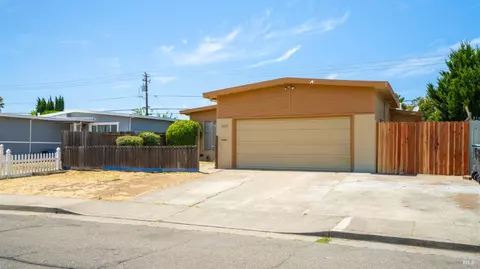 1341 Eisenhower St, Fairfield, CA 94533 photo 3
