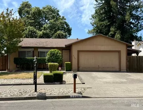 2340 Donna Maria Way, Santa Rosa, CA 95403