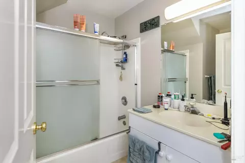 Bath - 832-834 3rd St W, Sonoma, CA 95476 photo 4 of 4
