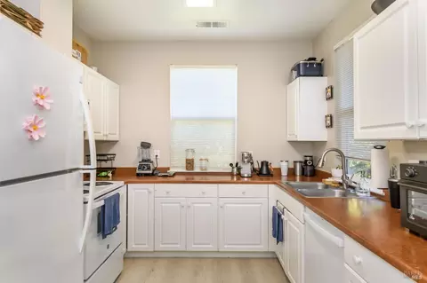 Kitchen - 832-834 3rd St W, Sonoma, CA 95476 photo 2 of 2