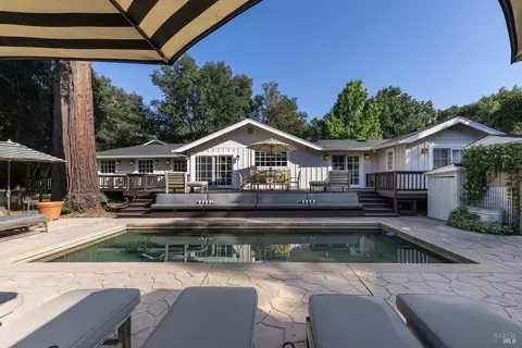 17115 Arnold Dr, Sonoma, CA 95476