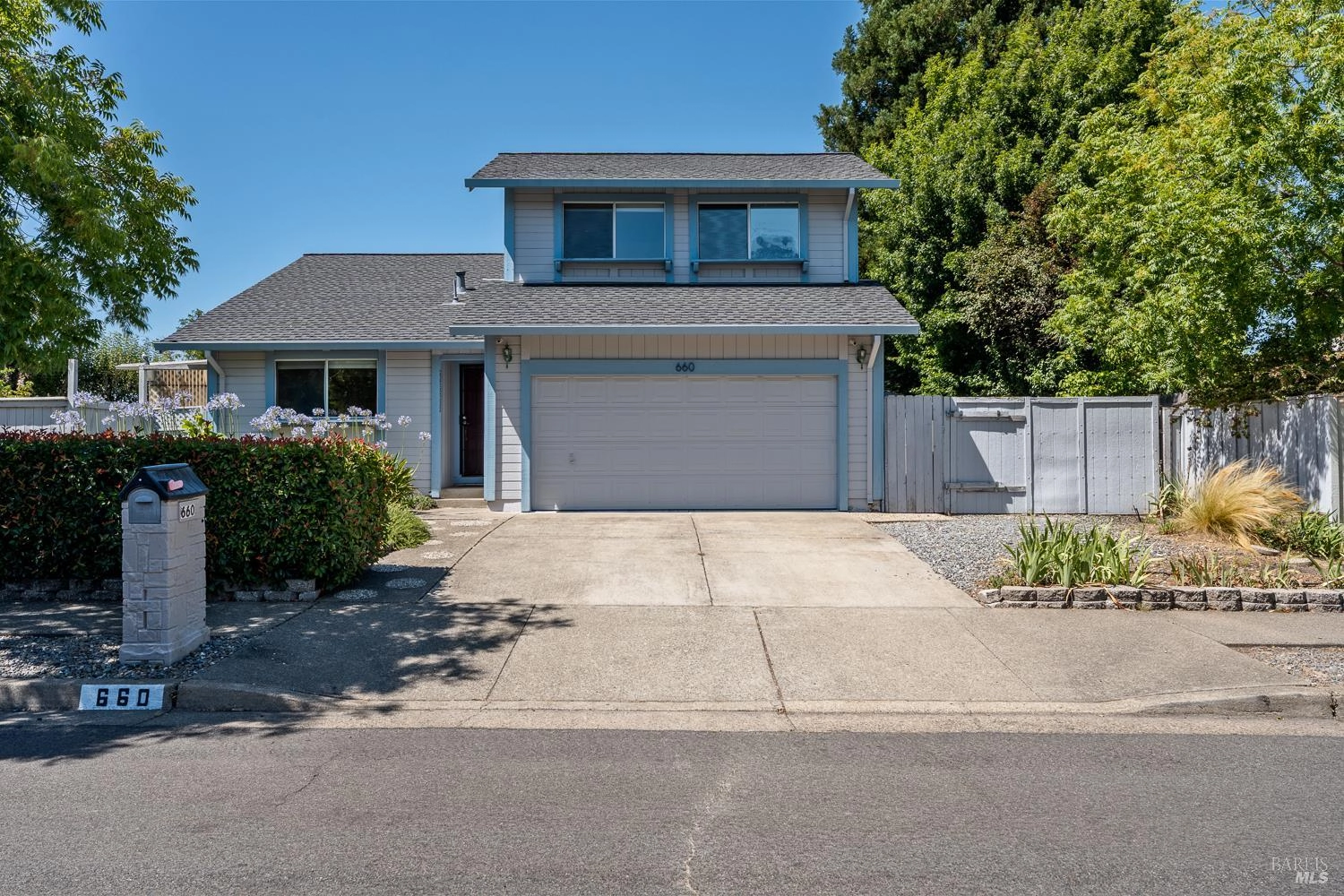 660 Capps Ln, Ukiah, CA 95482 photo 2