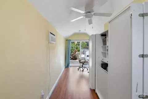 Entry Way - 143 Royal Ct, Vallejo, CA 94591 photo 3 of 4