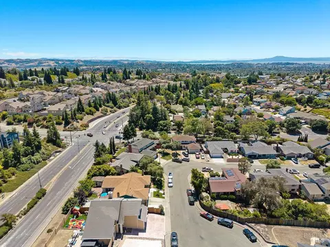 View/Area - 143 Royal Ct, Vallejo, CA 94591 photo 4 of 4