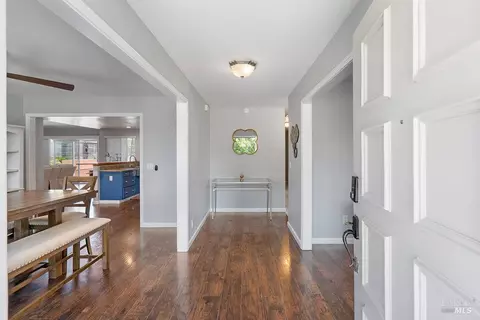 Entry Way - 143 Royal Ct, Vallejo, CA 94591 photo 1 of 4