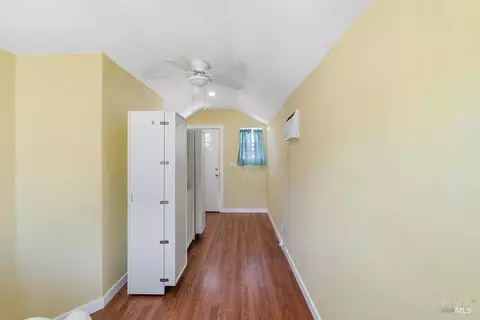Entry Way - 143 Royal Ct, Vallejo, CA 94591 photo 4 of 4