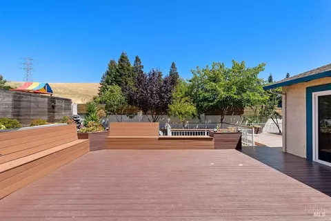 Exterior - 143 Royal Ct, Vallejo, CA 94591 photo 7 of 15