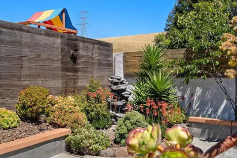 Exterior - 143 Royal Ct, Vallejo, CA 94591 photo 4 of 15