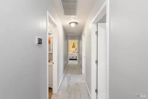 Entry Way - 143 Royal Ct, Vallejo, CA 94591 photo 2 of 4
