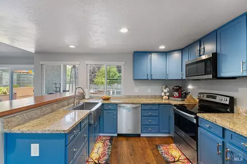 Kitchen - 143 Royal Ct, Vallejo, CA 94591 photo 2 of 5
